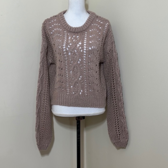 Moon & Madison || Woman’s knit Sweater like new size Large - Picture 1 of 6